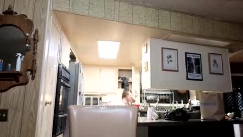 elisewoodsxoxo online show from January 14, 2026, 1:22 am