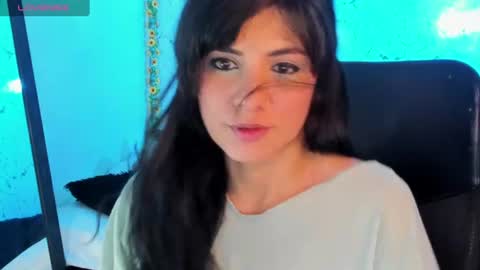 Snapshot of elissa_iris chatting on June 16, 2026, 1:08 am E L I S S A online show from June 16, 2026, 1:08 am