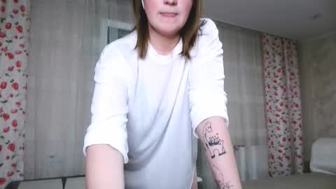 Elizabeth online show from November 18, 2025, 3:49 pm