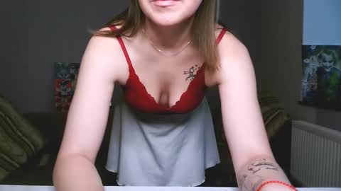 Elizabeth online show from December 14, 2025, 8:20 am