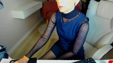 Elizabethangel online show from February 7, 2025, 9:48 pm