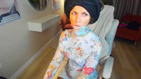 Elizabethangel online show from March 10, 2025, 3:23 am