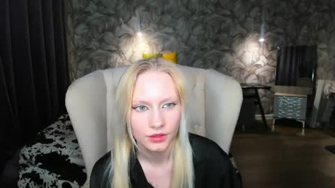 elizabeth_adamss online show from May 3, 2026, 2:23 pm