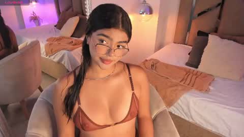 Snapshot of elizabeth_collins_ chatting on July 16, 2026, 12:00 pm Elizabeth online show from July 16, 2026, 12:00 pm