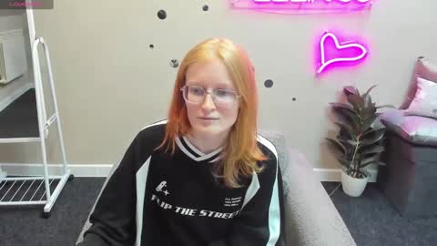 Snapshot of elizabeth_harpper chatting on January 17, 2025, 8:56 am Elizabeth online show from January 17, 2025, 8:56 am