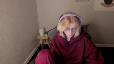 Elizabeth online show from November 22, 2025, 1:26 am