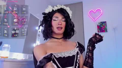 Snapshot of elizabeth_jones_01 chatting on October 17, 2025, 10:40 am Eli  online show from October 17, 2025, 10:40 am