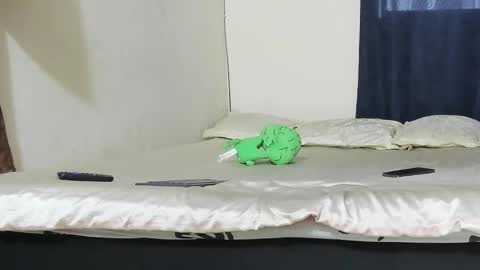 Elizabeth Mathure online show from January 16, 2026, 11:36 am