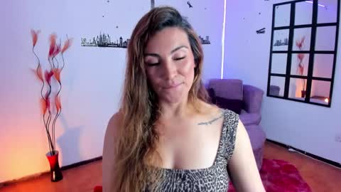 Elizabeth online show from December 3, 2025, 10:52 pm