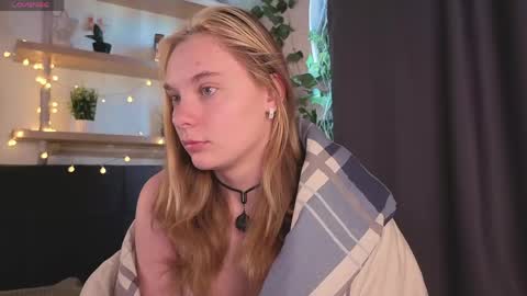Snapshot of elizabethandersen chatting on May 17, 2026, 1:03 am Elizabeth online show from May 17, 2026, 1:03 am