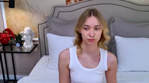 Snapshot of elizabethcash chatting on July 5, 2026, 4:14 pm Elizabeth online show from July 5, 2026, 4:14 pm