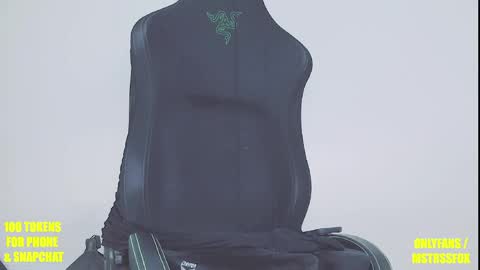 elizabethfox online show from April 1, 2026, 8:06 pm