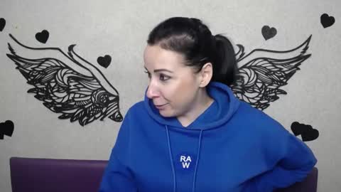 ElizabethSho online show from November 19, 2025, 6:08 pm