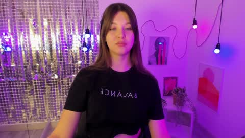 Snapshot of elizamild chatting on December 20, 2024, 4:46 pm Eliza online show from December 20, 2024, 4:46 pm