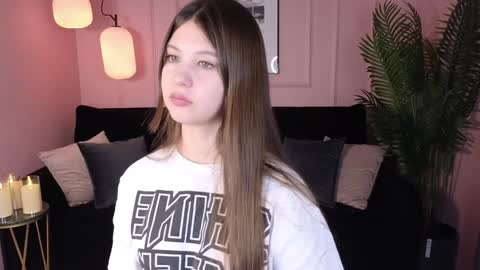 Snapshot of elizamild chatting on December 26, 2024, 4:36 pm Eliza online show from December 26, 2024, 4:36 pm