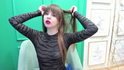 Snapshot of elizamild chatting on January 25, 2025, 4:35 pm Eliza online show from January 25, 2025, 4:35 pm