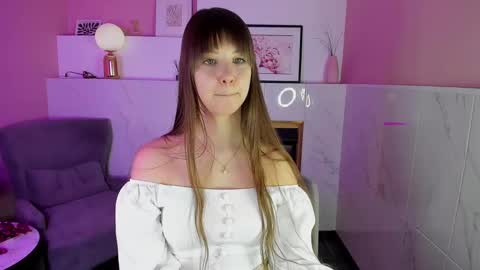 Snapshot of elizamild chatting on February 18, 2025, 4:37 pm Eliza online show from February 18, 2025, 4:37 pm