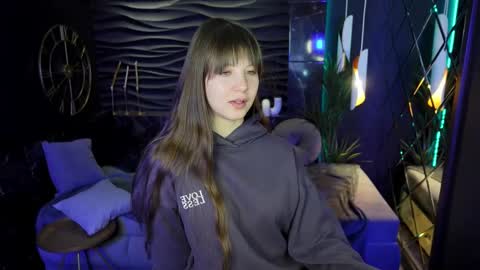 Snapshot of elizamild chatting on February 27, 2025, 7:47 pm Eliza online show from February 27, 2025, 7:47 pm