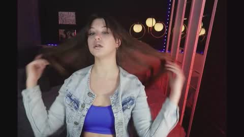 Snapshot of elizamild chatting on December 2, 2025, 1:50 pm Eliza online show from December 2, 2025, 1:50 pm