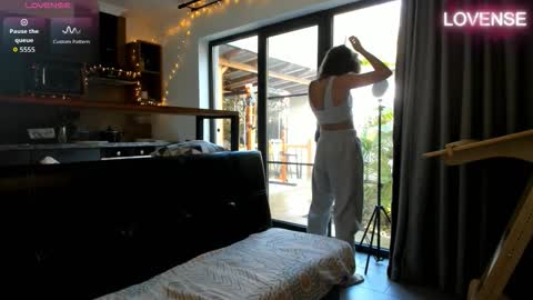 Eliz                               online show from December 16, 2025, 9:03 am