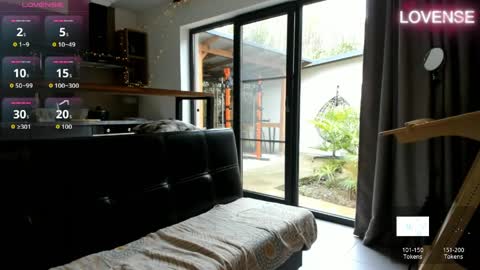 Eliz                               online show from March 31, 2026, 9:32 am