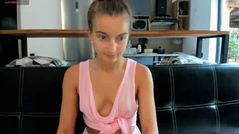 Snapshot of elizsweet chatting on April 24, 2026, 9:01 am Eliz online show from April 24, 2026, 9:01 am