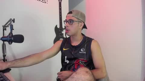 Snapshot of elkin_clark chatting on February 18, 2026, 1:51 pm Elkin Clark online show from February 18, 2026, 1:51 pm