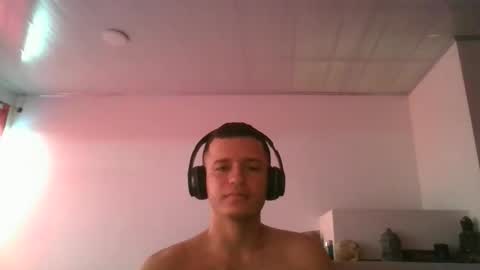 elkinjose182112 online show from April 19, 2026, 5:56 pm