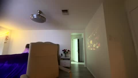 ella_ella_ella_ay online show from October 24, 2025, 11:45 pm