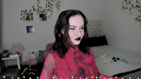 ELLA online show from December 21, 2025, 9:16 am