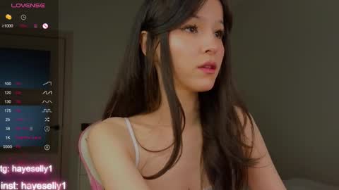 Snapshot of ella_hayes chatting on November 17, 2025, 12:05 am Ella NEXT STREAM 1TH DECEMBER 1200 - 0800 AM AT MOSCOW TIME online show from November 17, 2025, 12:05 am