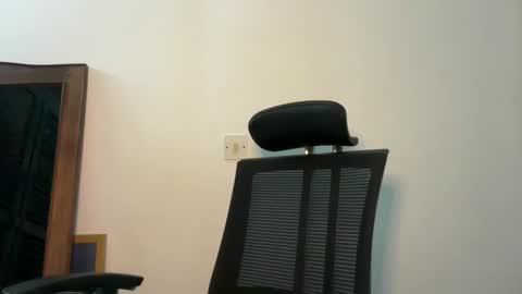 Snapshot of ella_laurel chatting on June 5, 2026, 8:09 am Ella online show from June 5, 2026, 8:09 am