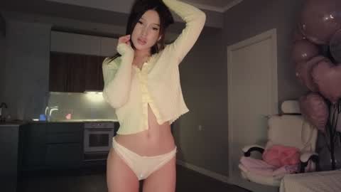 Lee online show from March 10, 2026, 3:44 am