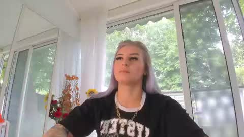 Snapshot of ella_vee chatting on July 21, 2026, 5:54 am ella_vee online show from July 21, 2026, 5:54 am