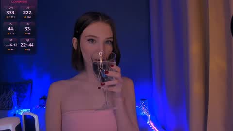 ellaamber online show from January 9, 2025, 10:31 pm