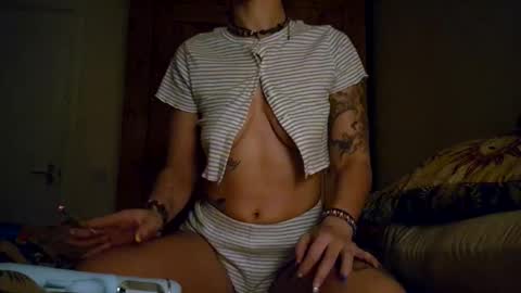 ellababy94 online show from November 9, 2025, 1:15 am