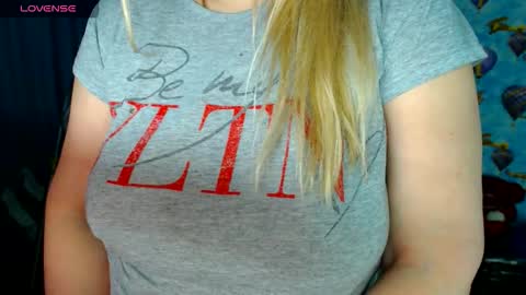 Snapshot of ellabella36dd chatting on February 21, 2026, 12:55 am IsaBella online show from February 21, 2026, 12:55 am