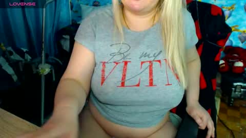 Snapshot of ellabella36dd chatting on February 28, 2026, 9:27 pm IsaBella online show from February 28, 2026, 9:27 pm