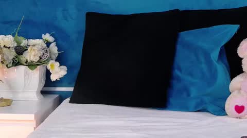 EllaBubbles online show from February 24, 2026, 11:08 am