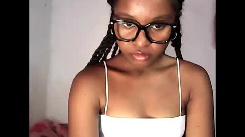 ellah245 online show from March 3, 2026, 11:05 am