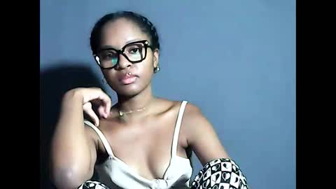 ellah245 online show from May 25, 2026, 9:54 pm