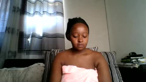 Snapshot of ellah_simone chatting on July 19, 2026, 11:36 am ellah-simone online show from July 19, 2026, 11:36 am
