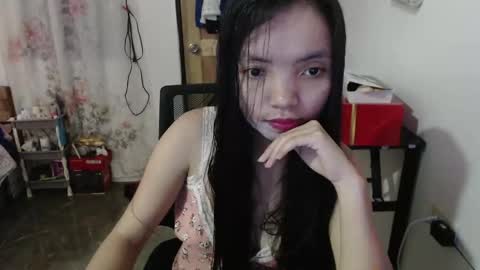 Ellah online show from November 17, 2025, 10:54 am