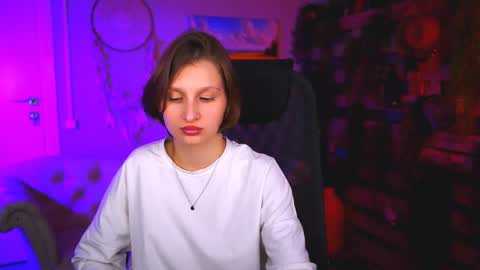 Ella online show from May 12, 2026, 6:05 pm