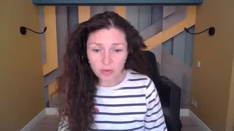 EllaLongs online show from April 5, 2026, 11:18 am