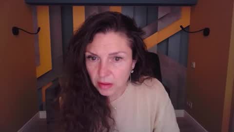 EllaLongs online show from May 17, 2026, 11:28 am
