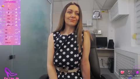 Snapshot of ellamilf chatting on March 6, 2025, 6:37 pm online show from March 6, 2025, 6:37 pm