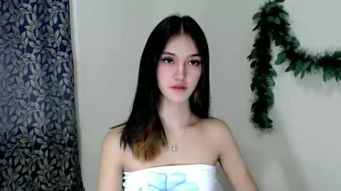 ELLA online show from September 25, 2025, 10:13 pm