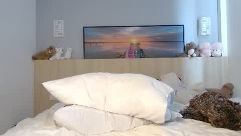 Ella Mira online show from June 22, 2026, 3:25 am