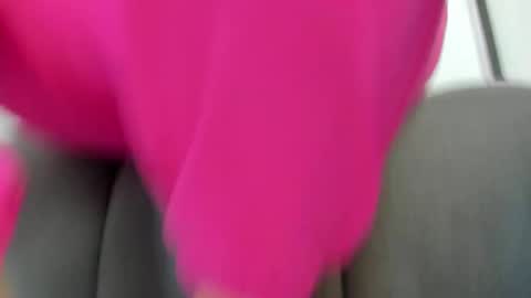 Ella online show from December 3, 2025, 11:41 am